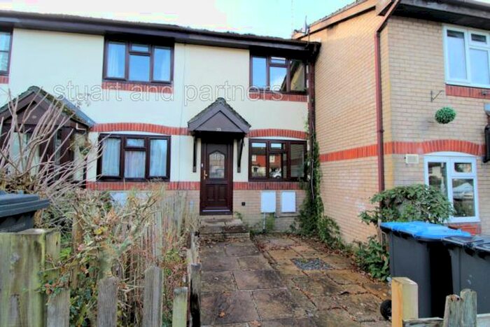 2 Bedroom Property To Rent In Dorset Gardens, East Grinstead, RH19
