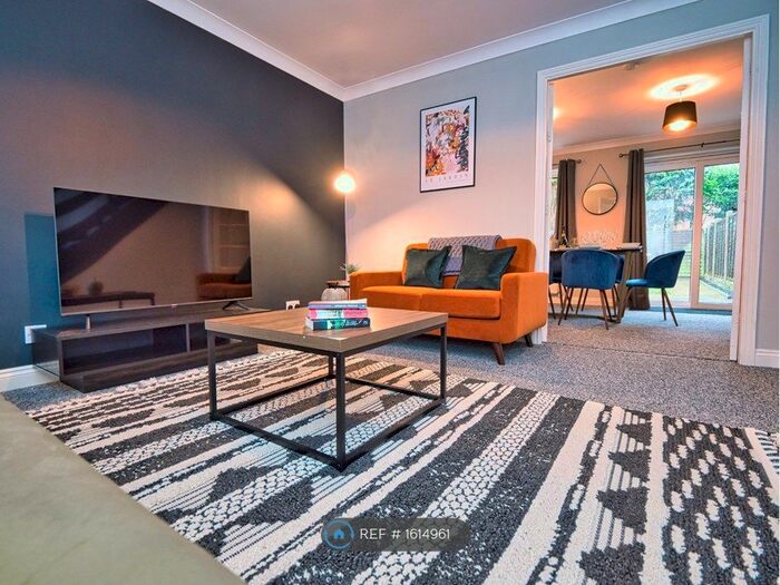 4 Bedroom Semi-Detached House To Rent In Osler Street, Birmingham, B16