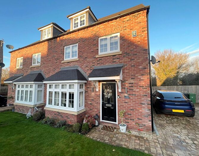 4 Bedroom Semi-Detached House To Rent In Ezart Avenue, Wetherby, West Yorkshire, LS22