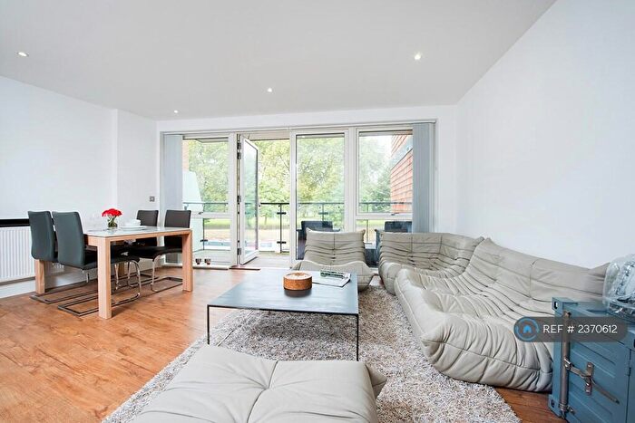 2 Bedroom Flat To Rent In Citrine Apartments, London, E3