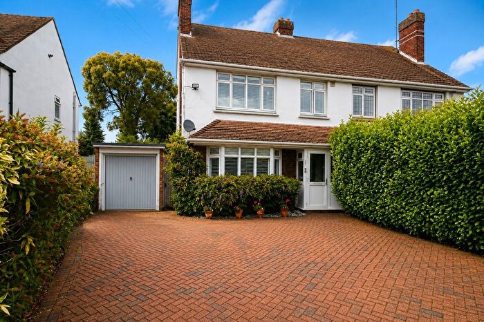 3 Bedroom Semi-Detached House For Sale In Park Way, Maidstone, ME15