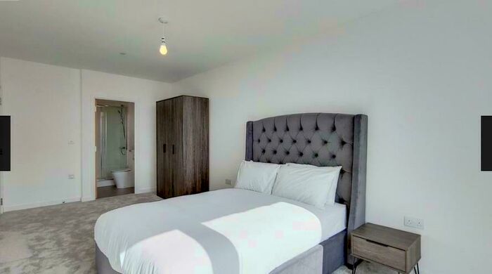 3 Bedroom House To Rent In Shipbuilding Way, London, E13