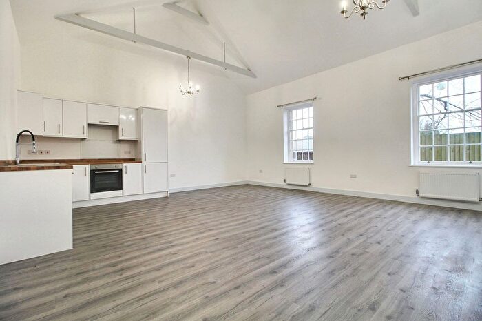 2 Bedroom Flat To Rent In Chart Road, Ashford, TN23