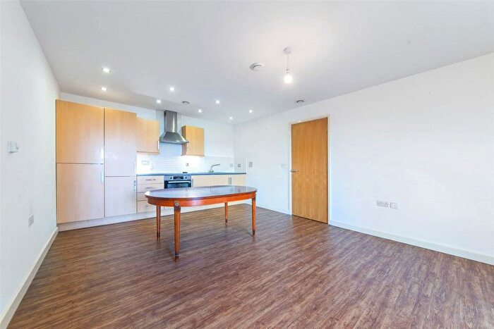 2 Bedroom Flat To Rent In - Staines Road, Hounslow, TW3