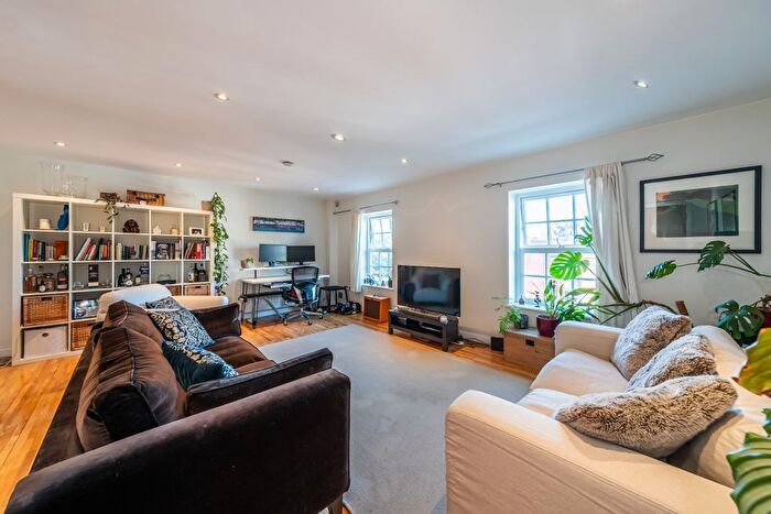 2 Bedroom Flat For Sale In Welmar Mews, London, SW4