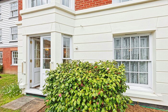 1 Bedroom Flat For Sale In Barton Mill Court, Canterbury, CT2