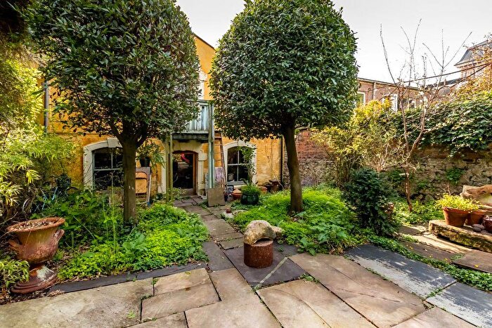 3 Bedroom Mews For Sale In Gloucester Street | Clifton, BS8