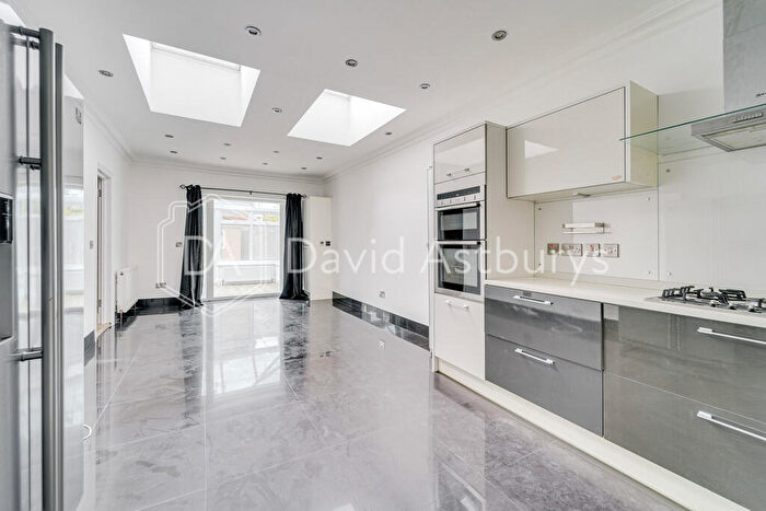 3 Bedroom Apartment To Rent In Weston Park, Crouch End, London, N8