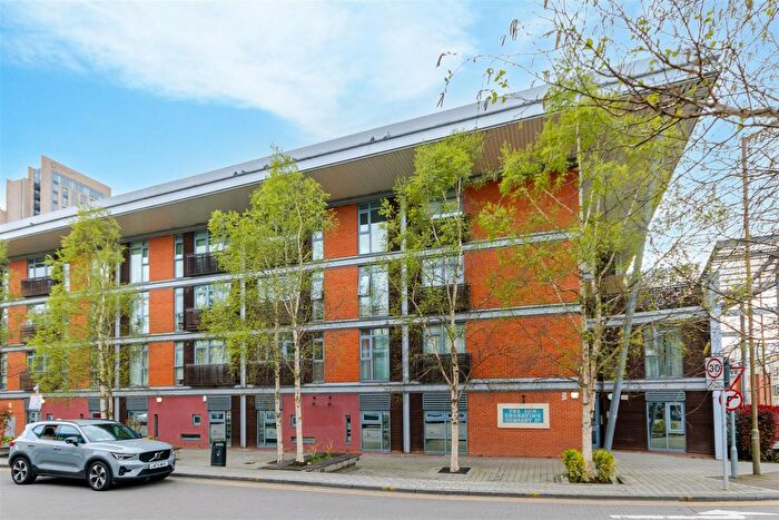 2 Bedroom Flat For Sale In Whippendell Road, Watford, WD18