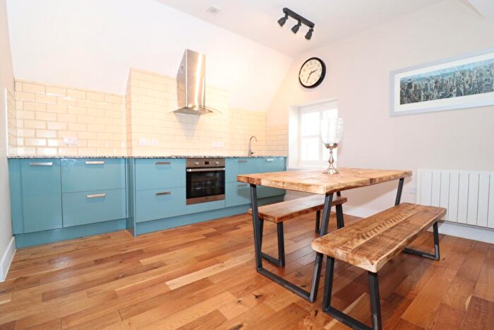 2 Bedroom Apartment To Rent In Howard Gardens, City Centre, CF24