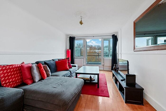 3 Bedroom Flat To Rent In Weedington Road, London, NW5