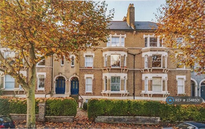 3 Bedroom Flat To Rent In Breakspears Road, London, SE4