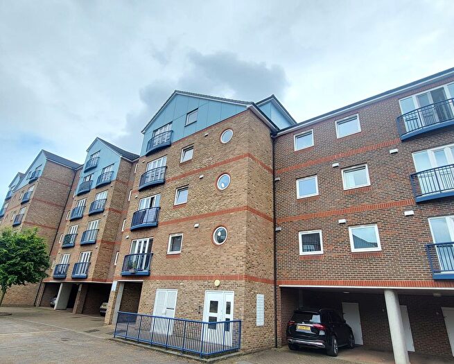 2 Bedroom Flat To Rent In Argent Street, Grays, RM17