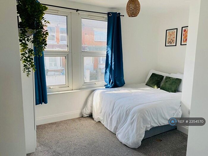 4 Bedroom Terraced House To Rent In Corporation Road, Gillingham, ME7