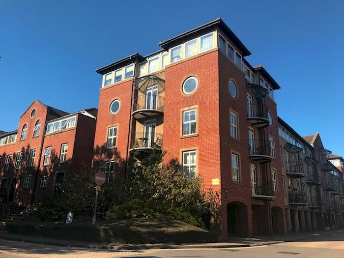 2 Bedroom Flat To Rent In Asturias Way, Ocean Village, Southampton, SO14