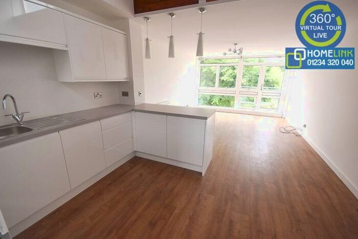 3 Bedroom Flat To Rent In Broad Reach, The Embankment, Bedford, MK40