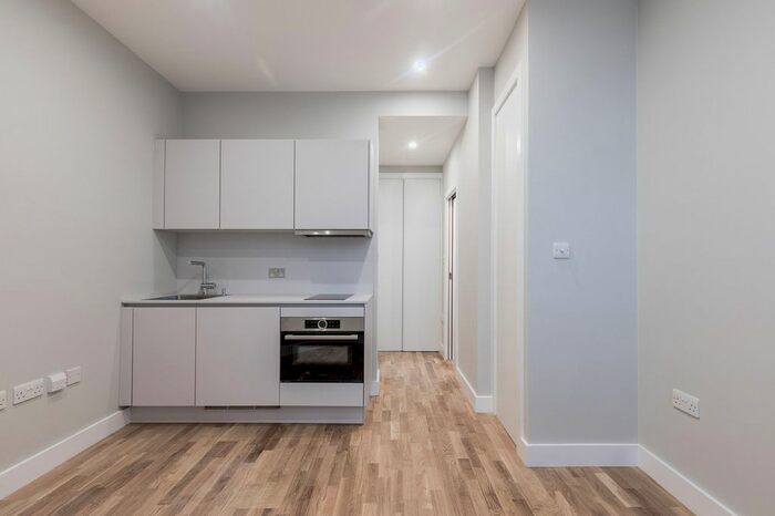 Studio To Rent In Fordwych Road, London, NW2