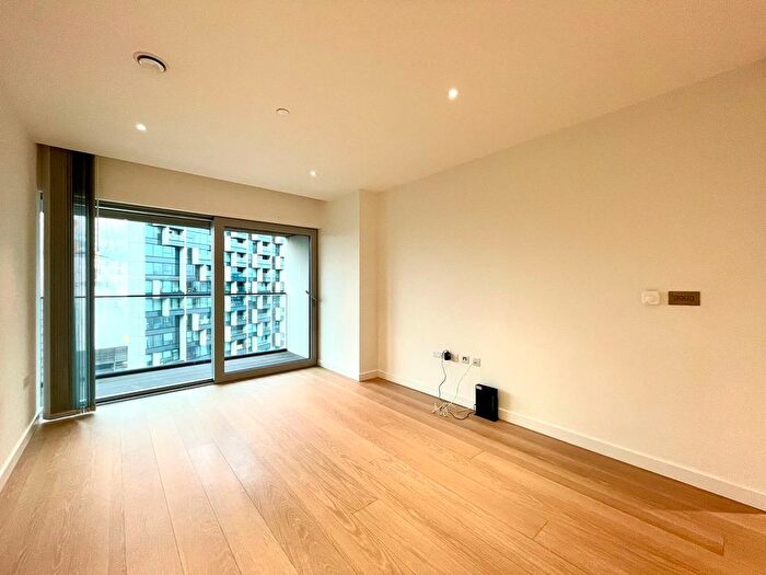 2 Bedroom Flat To Rent In Cutter Lane, London, SE10
