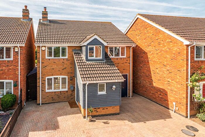 4 Bedroom Detached House For Sale In Midland Gardens, Shefford, SG17