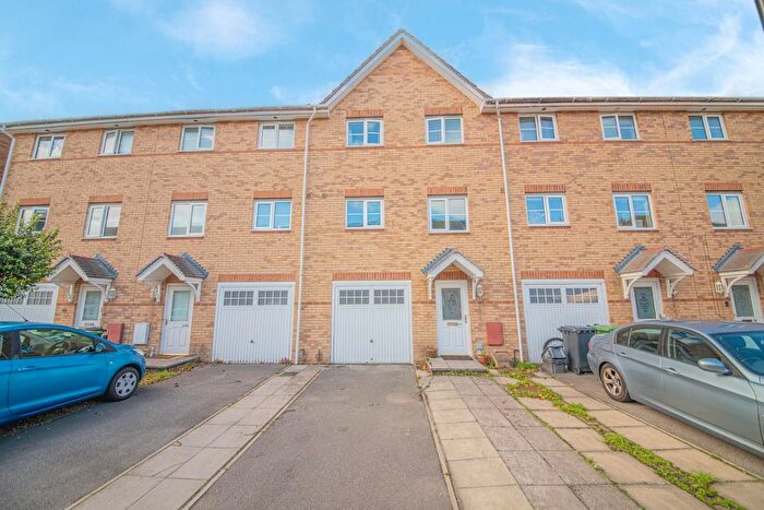 4 Bedroom Town House For Sale In Stranding Street, Eastleigh, SO50