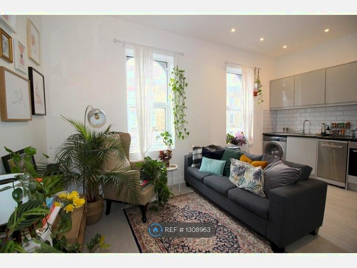2 Bedroom Flat To Rent In Dalston Lane, London E8