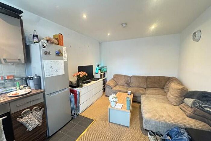 1 Bedroom Flat To Rent In Rhymney Street Cardiff, CF24