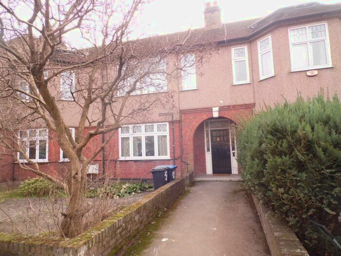 3 Bedroom Maisonette To Rent In Oakthorpe Road, London N13