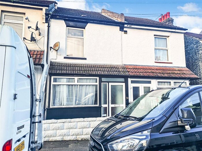 4 Bedroom Terraced House To Rent In Albany Road, Gillingham, Kent, ME7