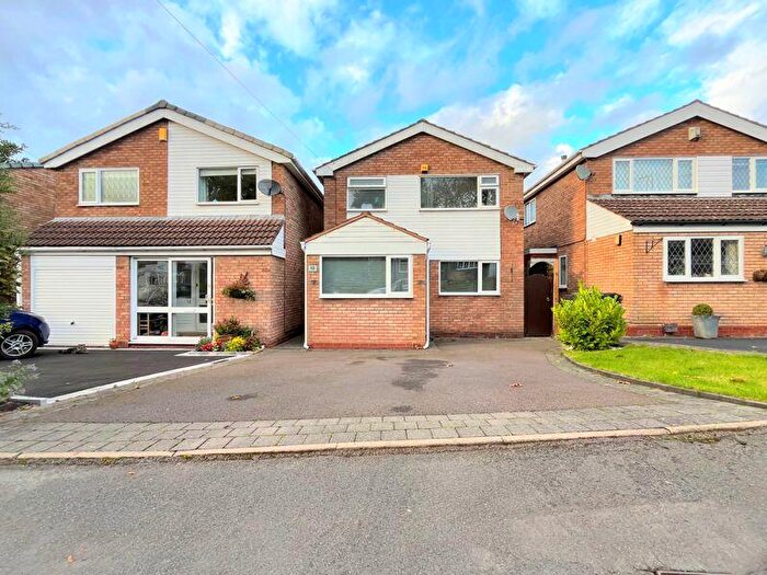 3 Bedroom Detached House For Sale In Foley Wood Close, Streetly, Sutton Coldfield, B74