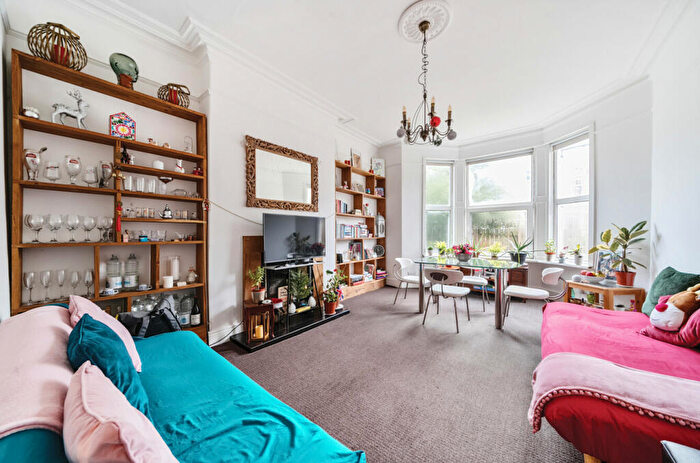 2 Bedroom Flat For Sale In Dragon Parade, Harrogate, North Yorkshire, HG1