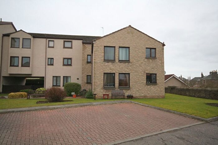 3 Bedroom Flat To Rent In Cross Street, Broughty Ferry, Dundee, DD5