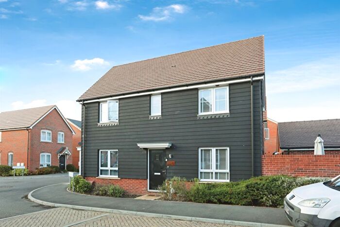 3 Bedroom Detached House For Sale In Saunders Field, Maidstone, ME17