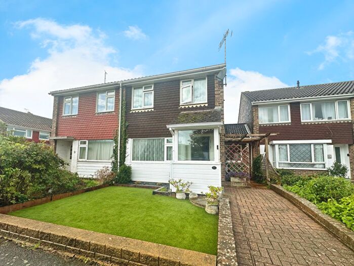 3 Bedroom Semi-Detached House For Sale In Seaton Park, Littlehampton, BN17