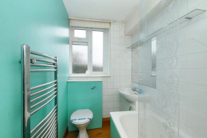 1 Bedroom Flat For Sale In Moorfield, Harlow, CM18
