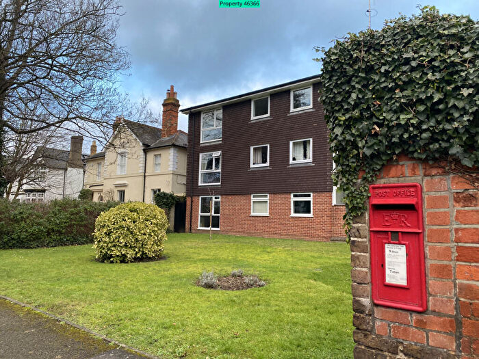 2 Bedroom Flat To Rent In In The Ray, Maidenhead, SL6