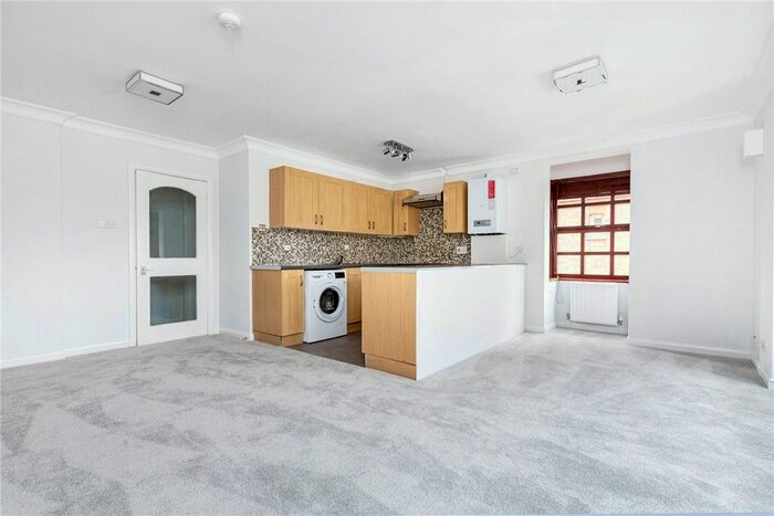 2 Bedroom Flat To Rent In Moxon Street, Marylebone, London, W1U