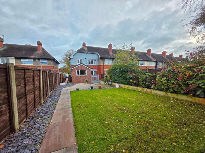 3 Bedroom End Of Terrace House For Sale In East End Crescent, Royston, Barnsley, S71