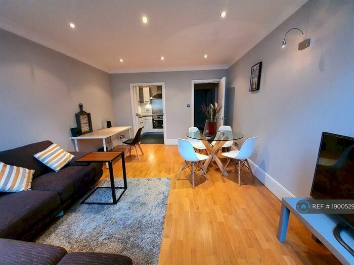 2 Bedroom Flat To Rent In Wellington Street, Leeds, LS1