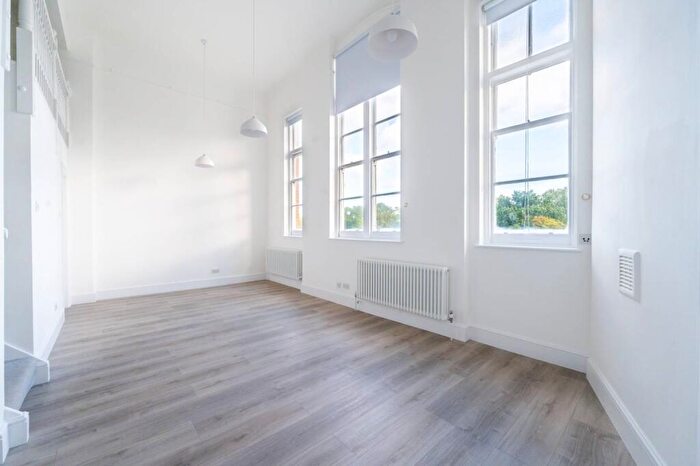 1 Bedroom Flat To Rent In Este Road, Clapham Junction, London, SW11