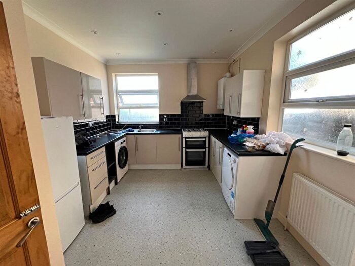 4 Bedroom Terraced House To Rent In Standard Road, Hounslow, TW4