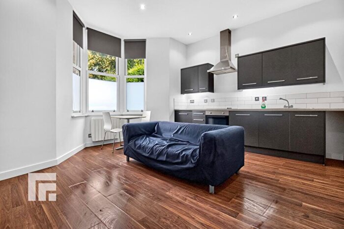 1 Bedroom Flat To Rent In Stacey Road, Roath, CF24