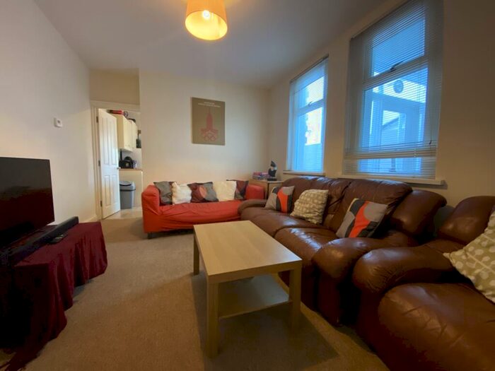 5 Bedroom Terraced House To Rent In Monthermer Road, Cathays, CF24