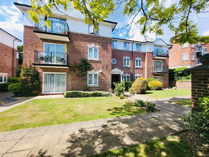 2 Bedroom Flat To Rent In Wilton Court, Hale Lane, Edgware, HA8