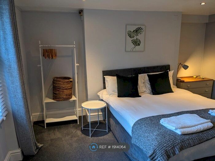 1 Bedroom Flat To Rent In Leam Terrace, Leamington Spa, CV31