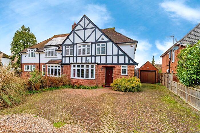 4 Bedroom Semi Detached House For Sale In Bassett Avenue, Southampton, Hampshire, SO16