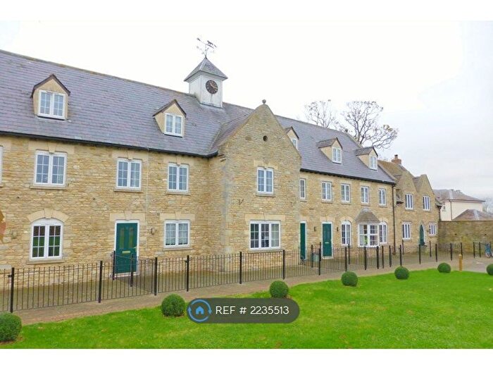 2 Bedroom Flat To Rent In Heathfield, Bletchingdon, Kidlington, OX5