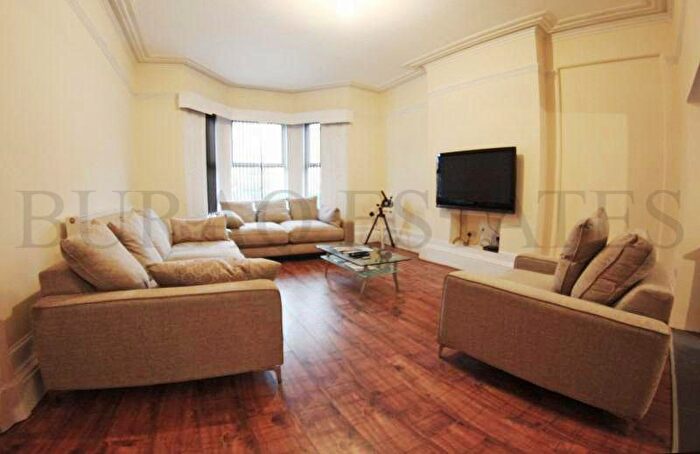 12 Bedroom Detached House To Rent In Mauldeth Road, Withington, Manchester, M20