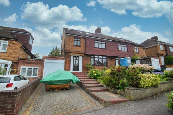 4 Bedroom Semi-Detached House To Rent In Worcester Crescent, Woodford Green, IG8