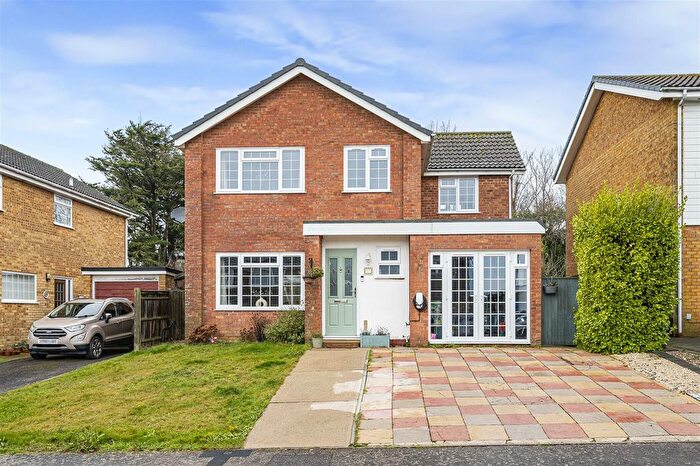 4 Bedroom Detached House For Sale In North Way, Seaford, BN25