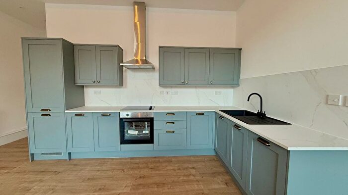 2 Bedroom Flat To Rent In High Street, Biggar, ML12